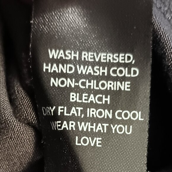 Torrid Super Soft Knit Keyhole Neck Top 4 Gray Sleeveless Aztec Print Stretch - Picture 7 of 7